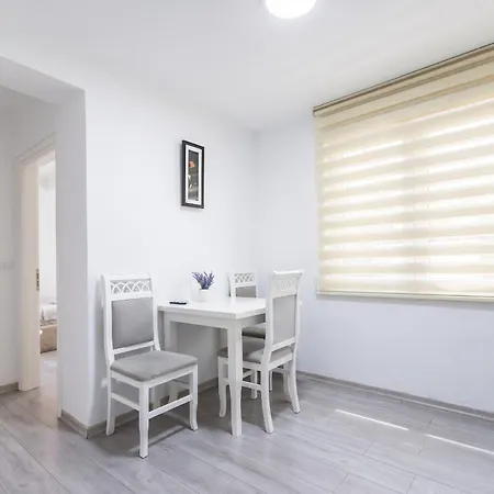We Blloku Appartement Tirana
