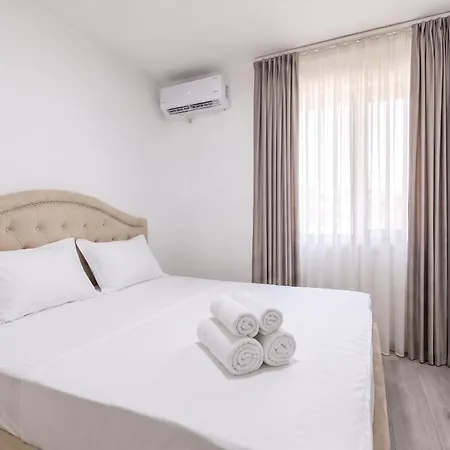 We Blloku Appartement Tirana